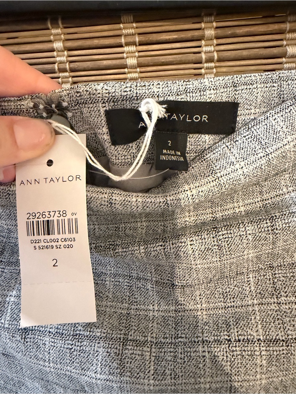 NWT Ann Taylor Plaid Pencil Skirt - Gray - Picture 3 of 4
